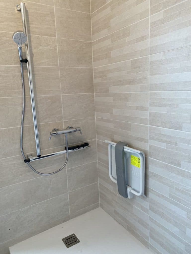 Salle de bain PMR Plouzané (5)